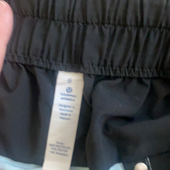 Lululemon Printed Shorts with Pockets - Picture 4 of 4